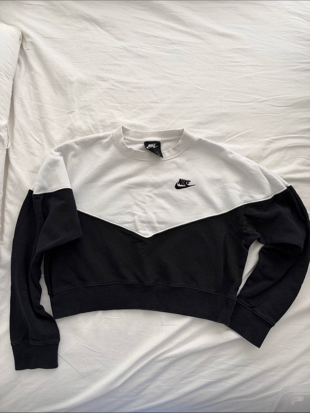 Nike Women’s Black and White Chevron Colorblock Crew Sweatshirt